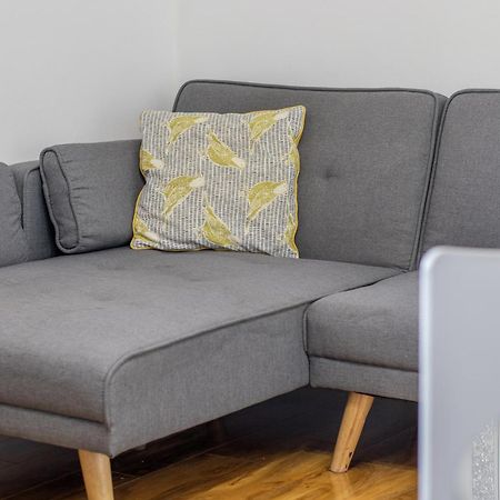 1 Bed Apartment Central Hamilton Free Wifi With Great Transport Links To Glasgow Exteriér fotografie