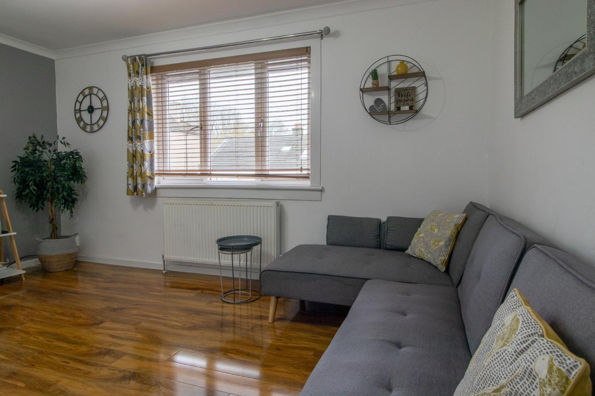 1 Bed Apartment Central Hamilton Free Wifi With Great Transport Links To Glasgow Exteriér fotografie