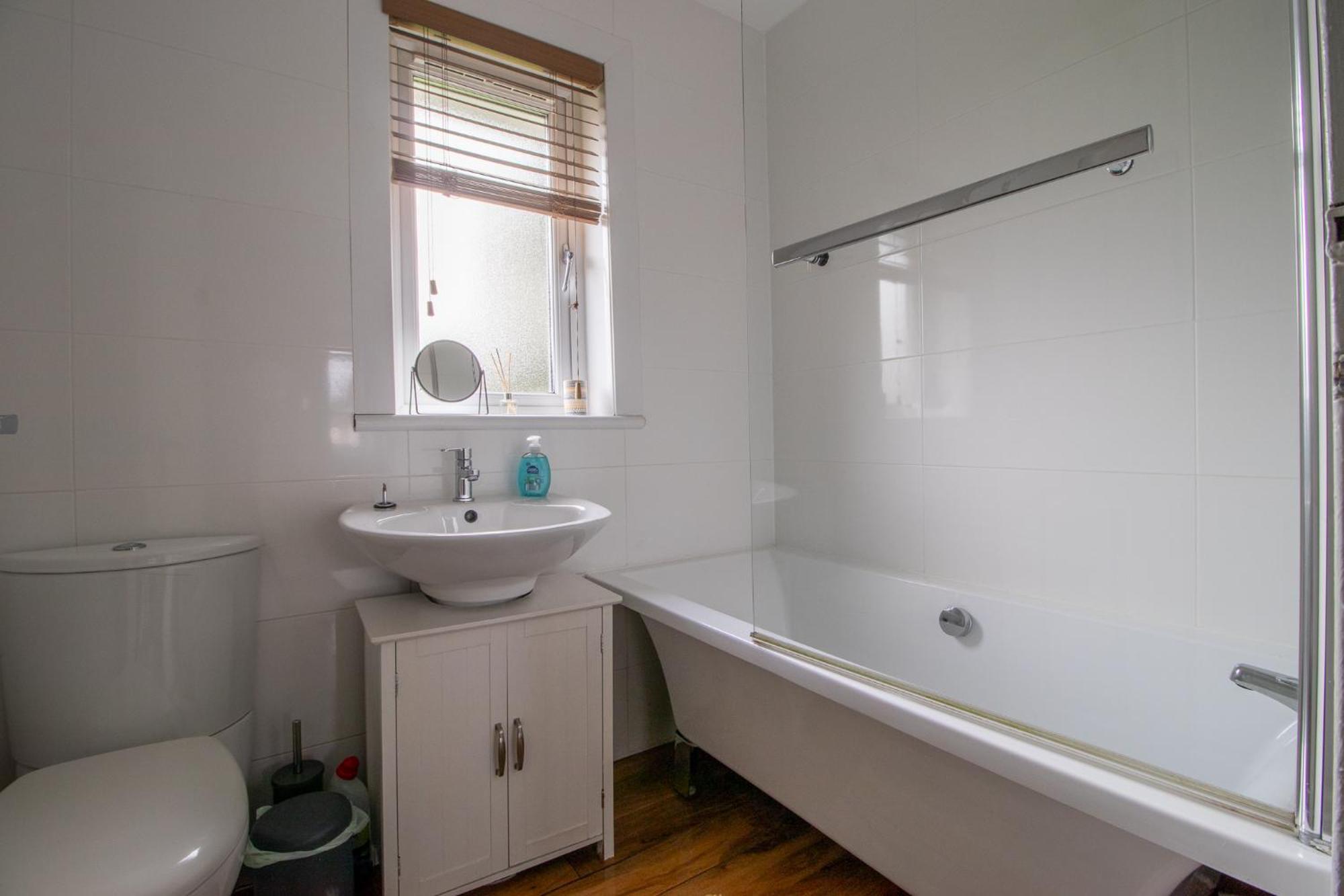 1 Bed Apartment Central Hamilton Free Wifi With Great Transport Links To Glasgow Exteriér fotografie